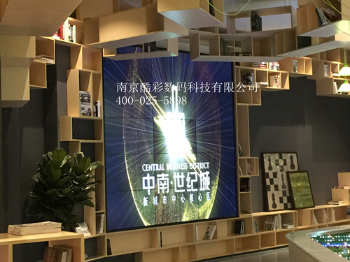 鹽城房地產55寸液晶拼接P3室內全彩led顯示屏