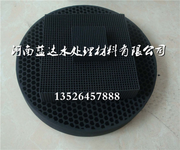 七台河蜂窝状活性炭_块状活性炭_哪有卖的