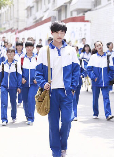 中小学服装校服