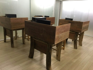 原生態(tài)樟木辦公桌