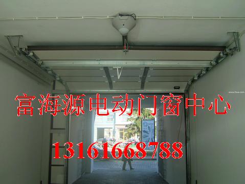 海淀區(qū)安裝車庫(kù)門(mén) 小區(qū)別墅車庫(kù)門(mén)專業(yè)維修