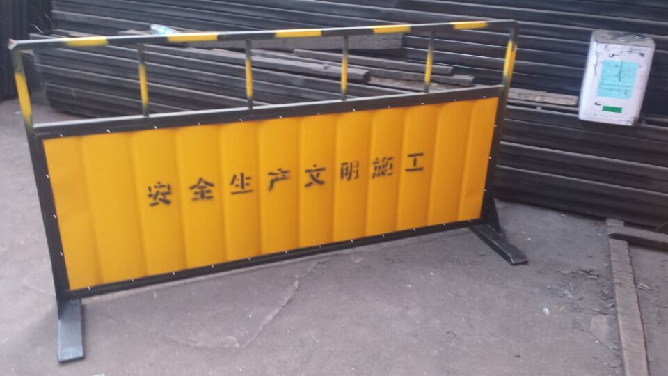 上海施工圍欄廠家，道路隔離護欄，安全圍欄tj