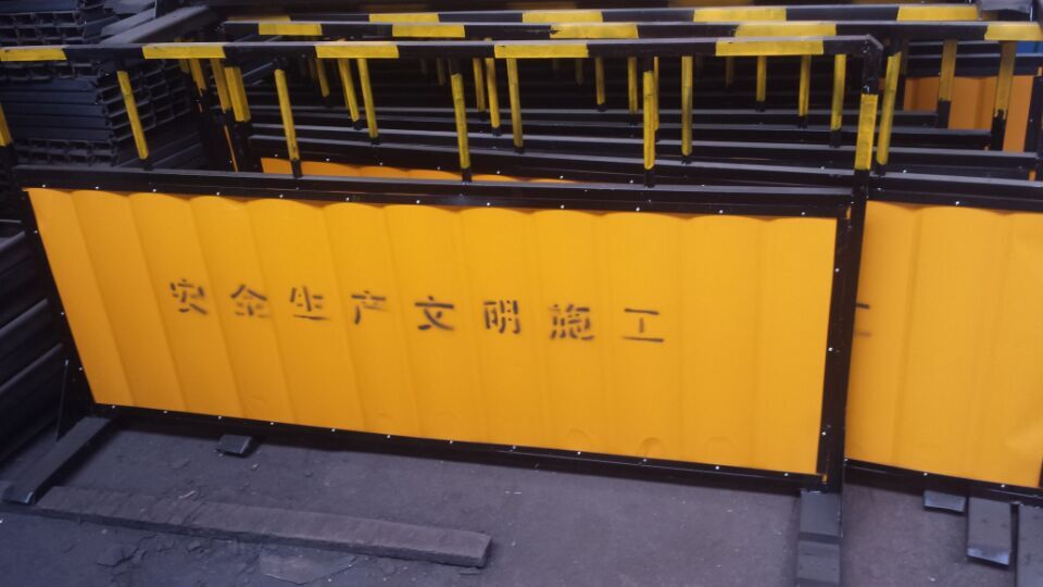 上海施工圍欄廠家，道路隔離護欄，安全圍欄tj