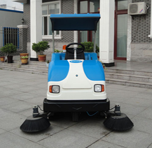 阜陽掃地車廠家供應半封閉式掃地車SH-1800