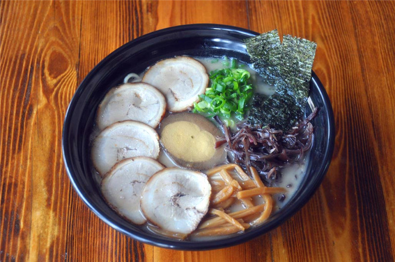 ?。≡淳昧簦?！好吃的咖喱雞飯、日式牛肉咖喱飯、紅燒肉蓋飯