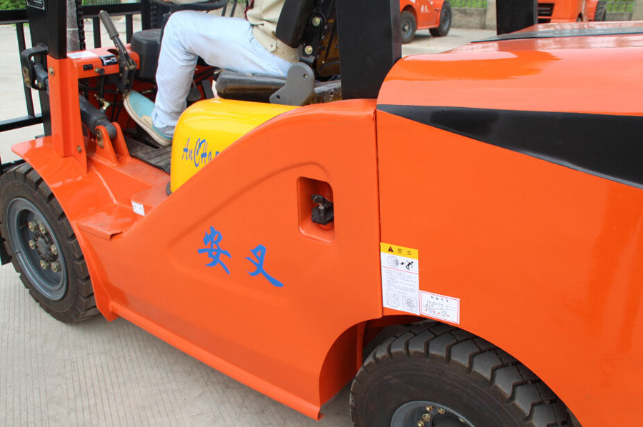 阜陽專業的2噸叉車批售：3噸叉車供應