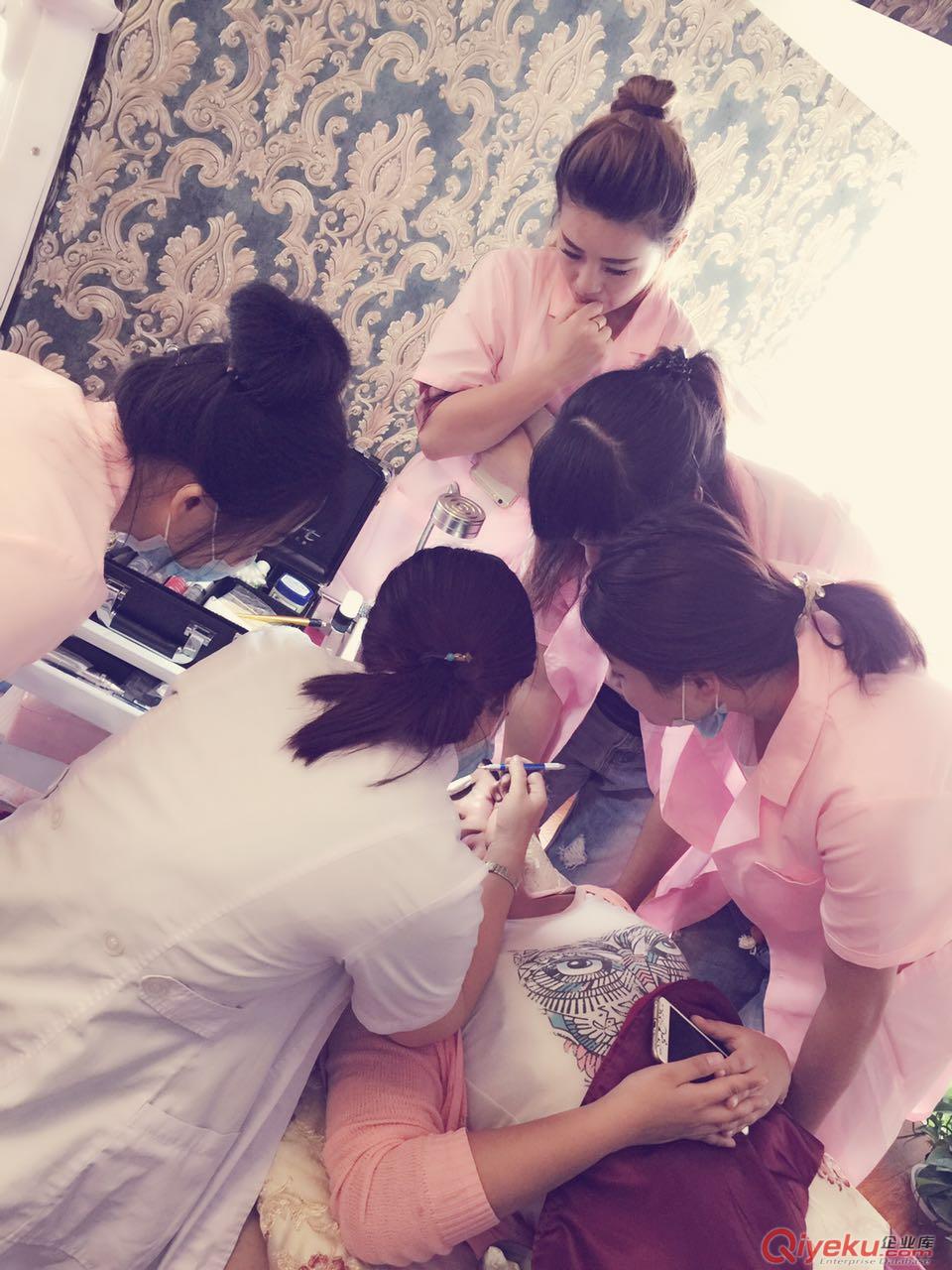 一對(duì)一韓國(guó)半{yj}定妝培訓(xùn)原始圖片3