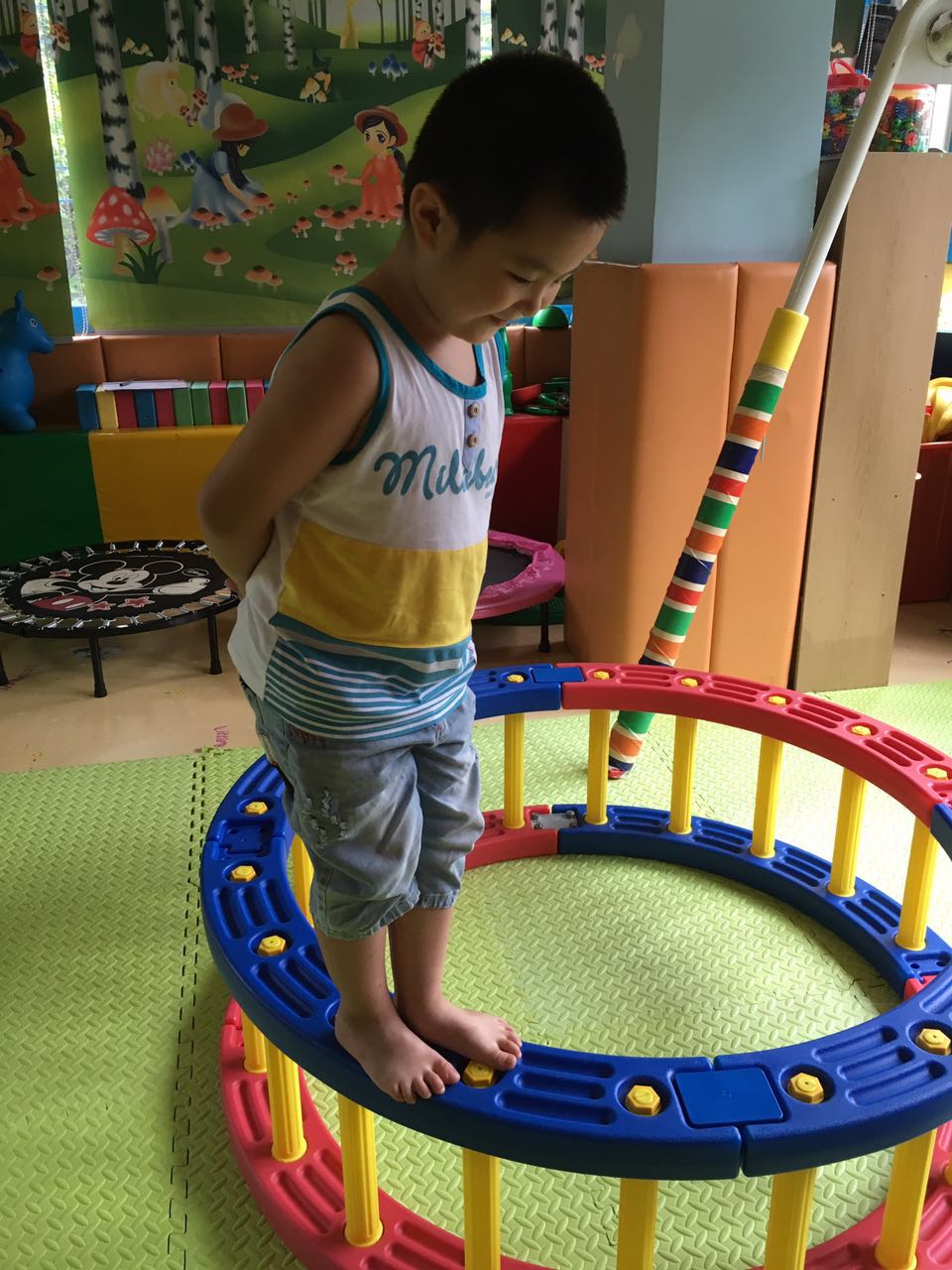 孩子害羞怎么辦——{薦}廈{yl}的觸覺統(tǒng)合課