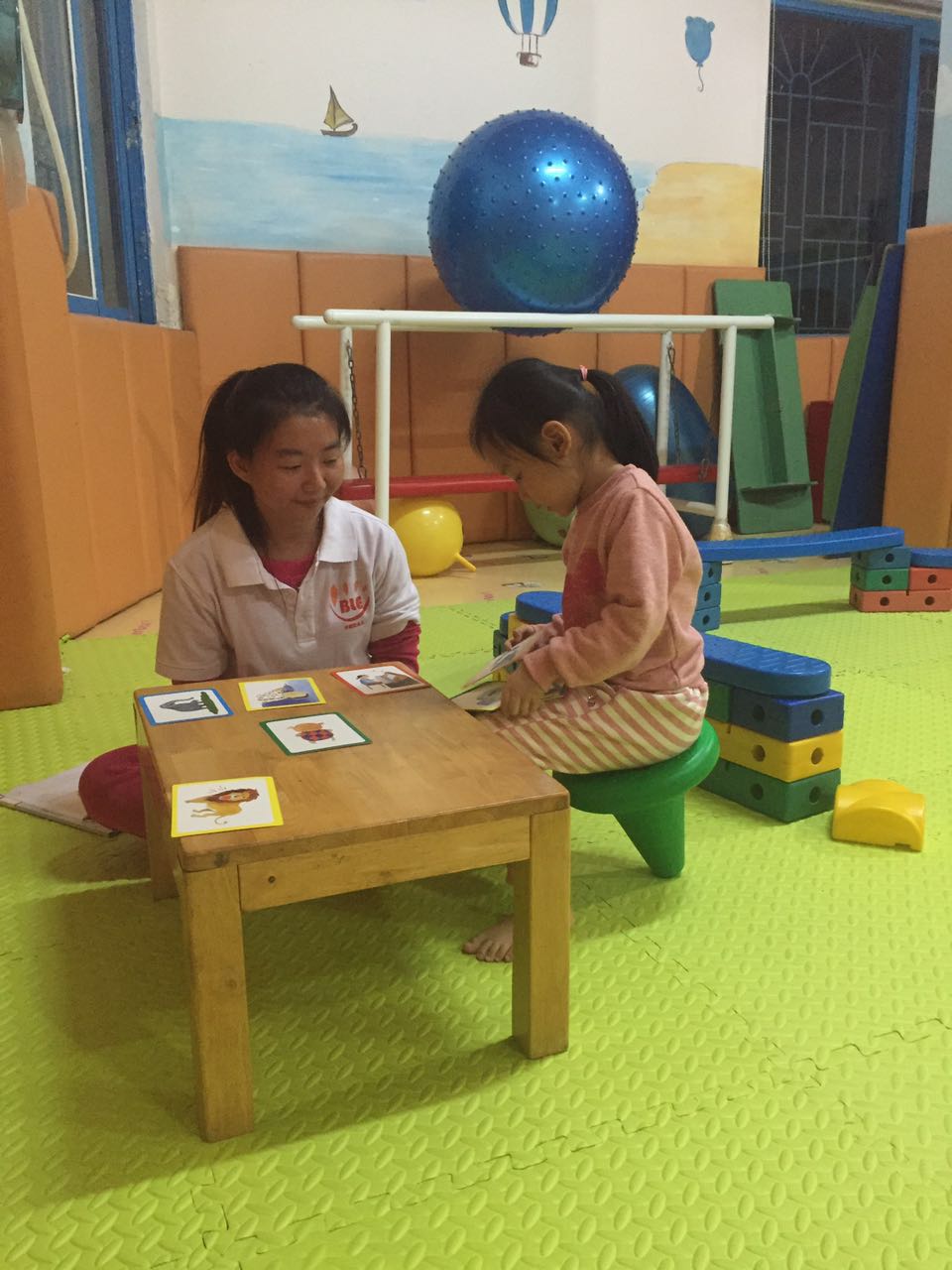廈門觸覺統(tǒng)合課值得信賴，孩子內(nèi)向