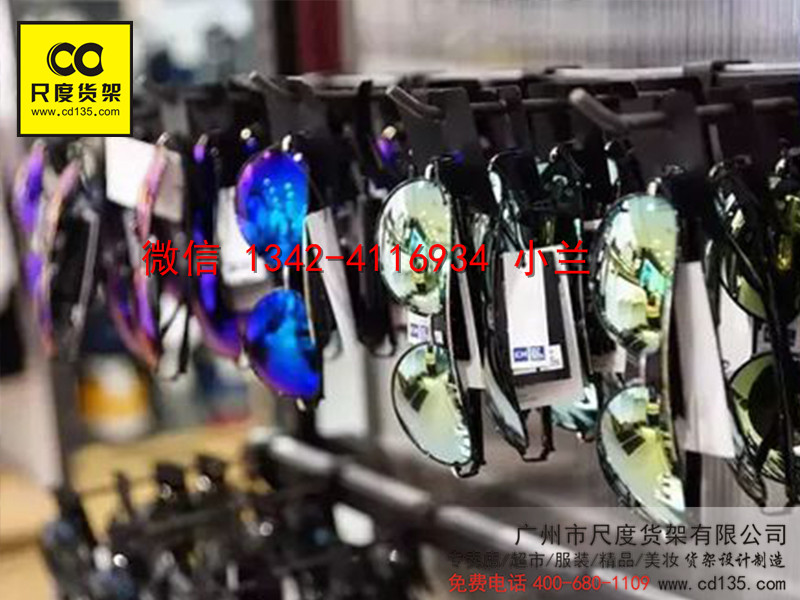 精品貨架，gd精品店貨架，百貨店貨架供應，名創(chuàng)優(yōu)品貨架