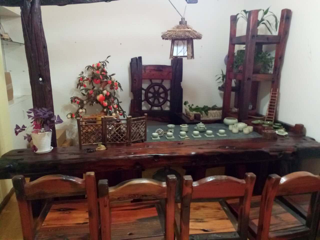 昆明古船木家具和紅酒更配哦！云南靜園茶葉有限公司