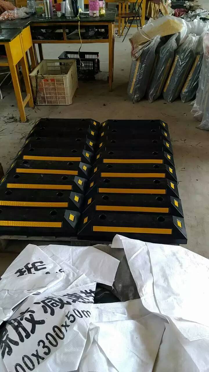 廠家供應(yīng)加厚橡膠定位器原始圖片2