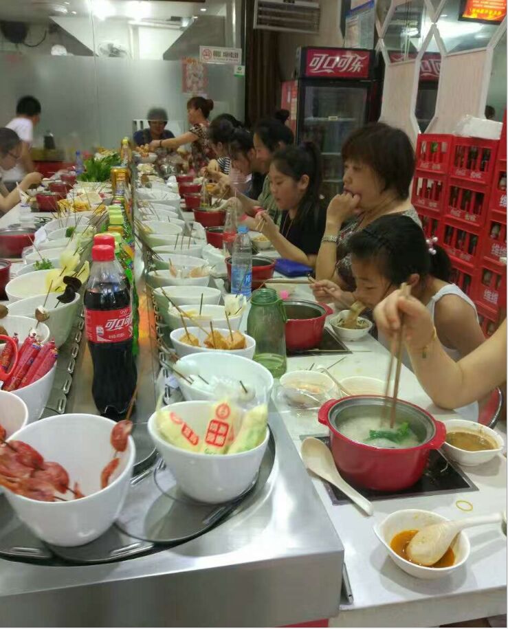 廣漢回轉(zhuǎn)小火鍋設(shè)備 廣漢回旋火鍋傳送帶設(shè)備原始圖片2