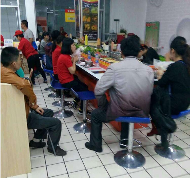 瀘州自助回轉火鍋設備 瀘州回轉小火鍋傳送帶原始圖片3