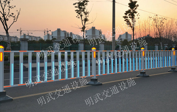 护栏 公路护栏 公路隔离护栏 南宁公路护栏 公路护栏厂家直销