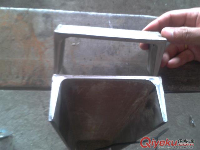 供應(yīng)盛京國(guó)力牌14#槽鋼切斷機(jī)