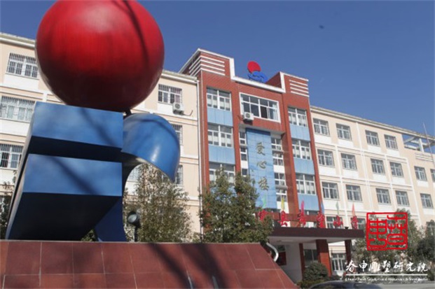 江西人物雕塑制作廠家定制鑄銅雕塑浮雕設計公司校園雕塑公園雕塑