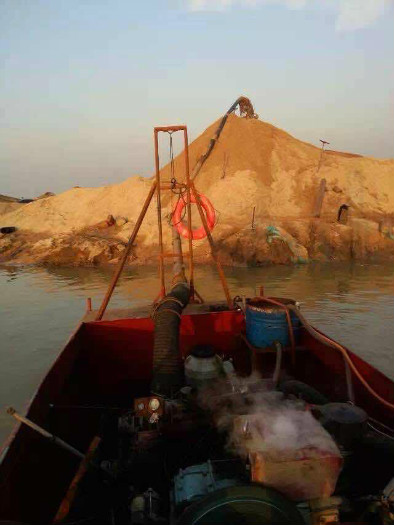 顏口抽沙船生產廠家/臨沂顏口魯源采砂設備制造