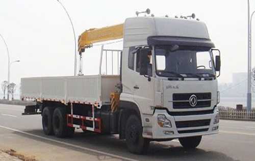 自備隨車吊廠家/起重運輸車隨車吊型號