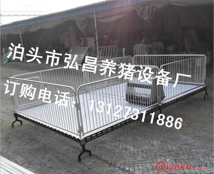 河北定做小豬育肥床生產廠家 （世昌畜牧）雙體帶食槽保育床仔豬床