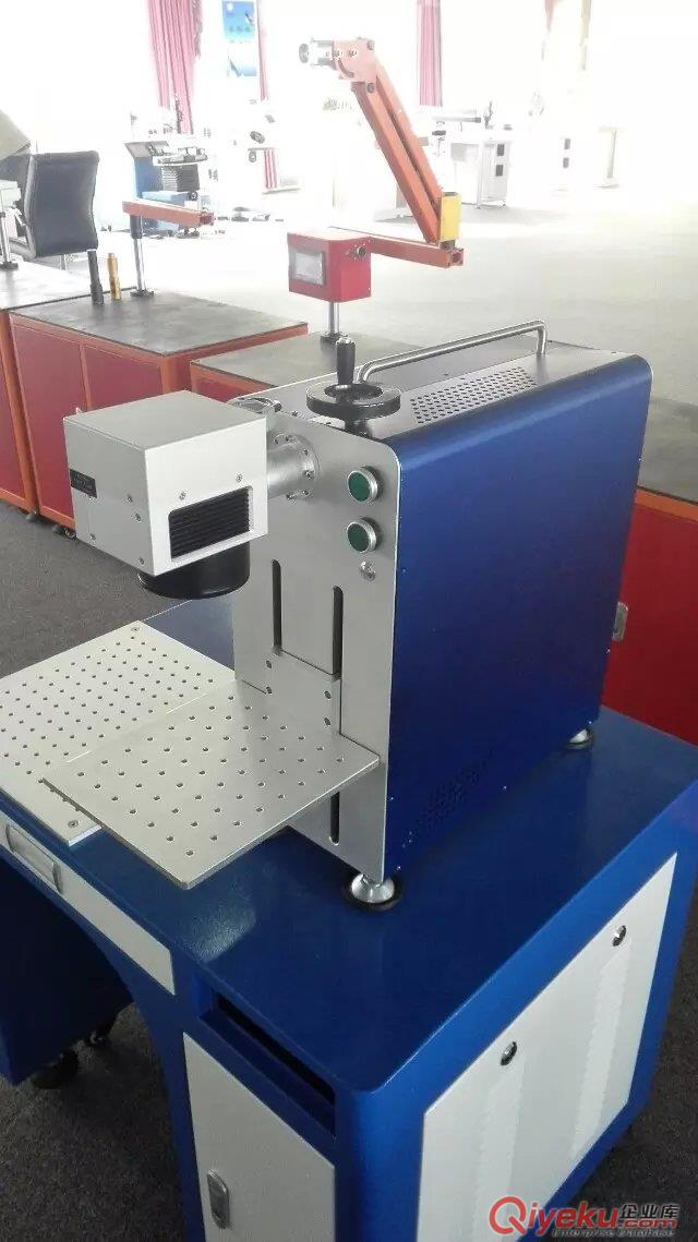 紐芬奇光纖激光打標機效率高，無損耗，免維護!原始圖片2