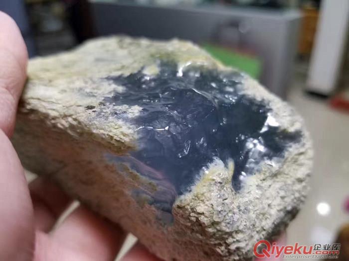 瑞麗市鑫劦飛翡翠原石OX165莫西沙場口玻璃種賭石
