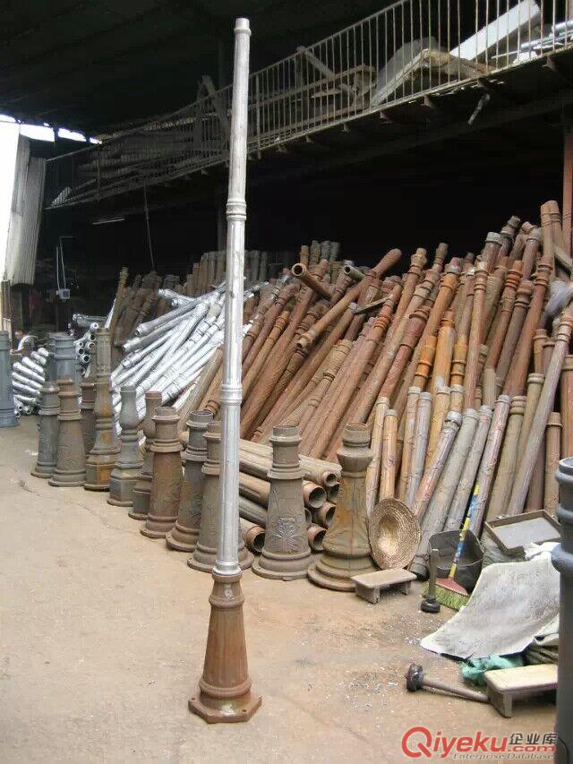 鑄鐵廠大量投入生產三環座六角座花瓶座高腳花瓶座大蝴蝶座