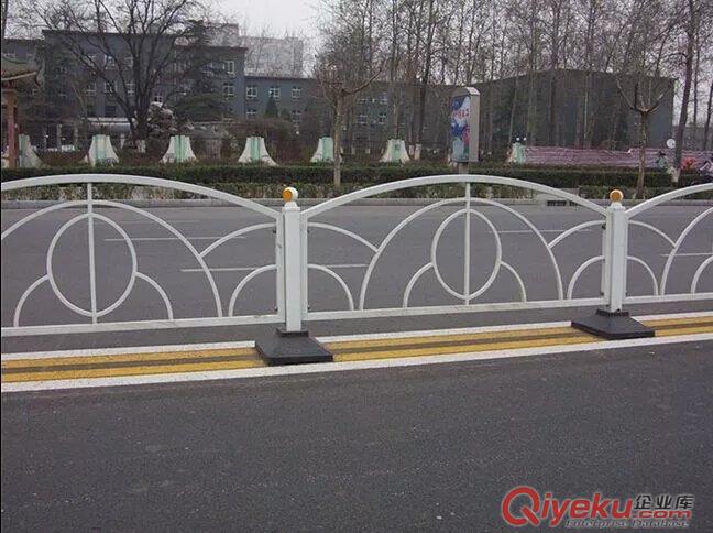 供應(yīng)貴州天晟市政護欄交通道路隔離欄1.2*3M原始圖片2