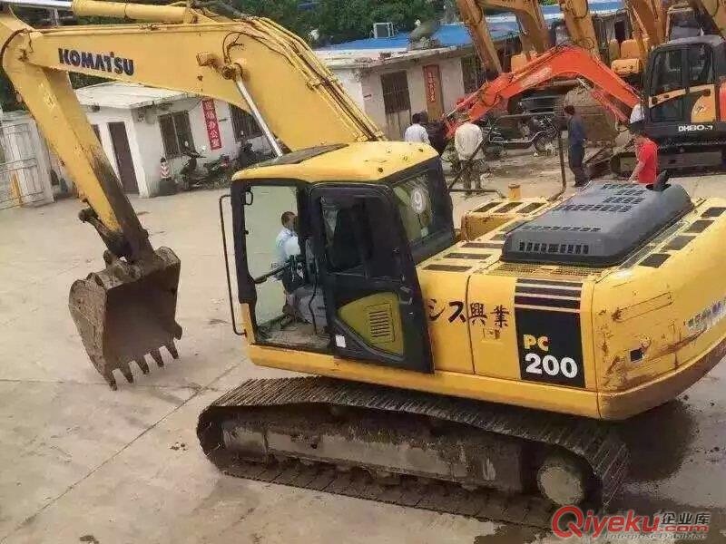 出售進口小松200-8挖掘機 低價轉讓免費送貨到家